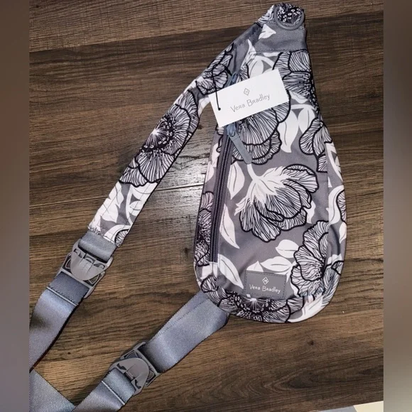 Vera Bradley Lighten Up Essential Compact Sling NWT Vera Bradley | Bags | Vera Bradley Lighten Up Essential  main image 4